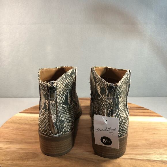 NWT Universal Thread Emma Faux Snake Skin Bootie Women Size 6.5 Heel Zipper - Picture 3 of 6